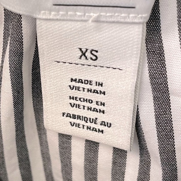 Striped off-shoulder blouse - Picture 7 of 7